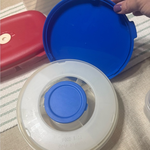 Assorted Food Storage Containers - Picture 5 of 13